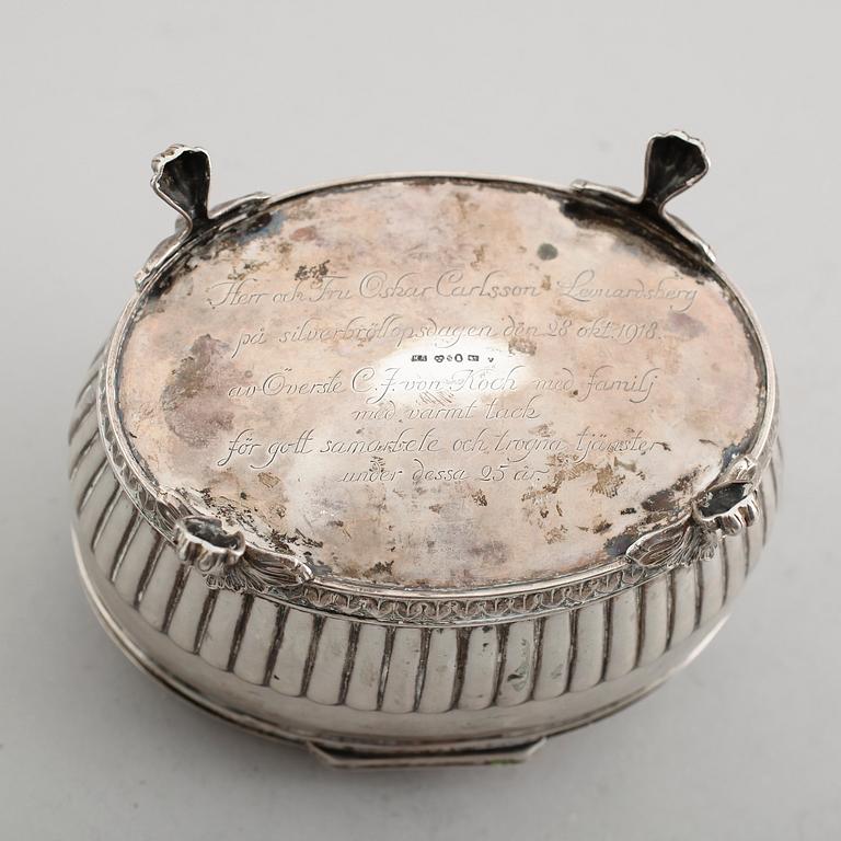 SOCKERSKRIN, silver, K Andersson, Stockholm 1918. Vikt ca 506 gram.