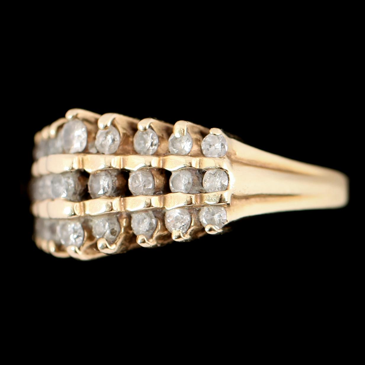 RING, 14 k guld, briljantslipade diamanter totalt 1.20 ct. Total vikt ca 5 g.