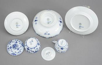 KAFFESERVIS, 27 delar, porslin, "Musselmalet", Royal Copenhagen, 27+1 delar.
