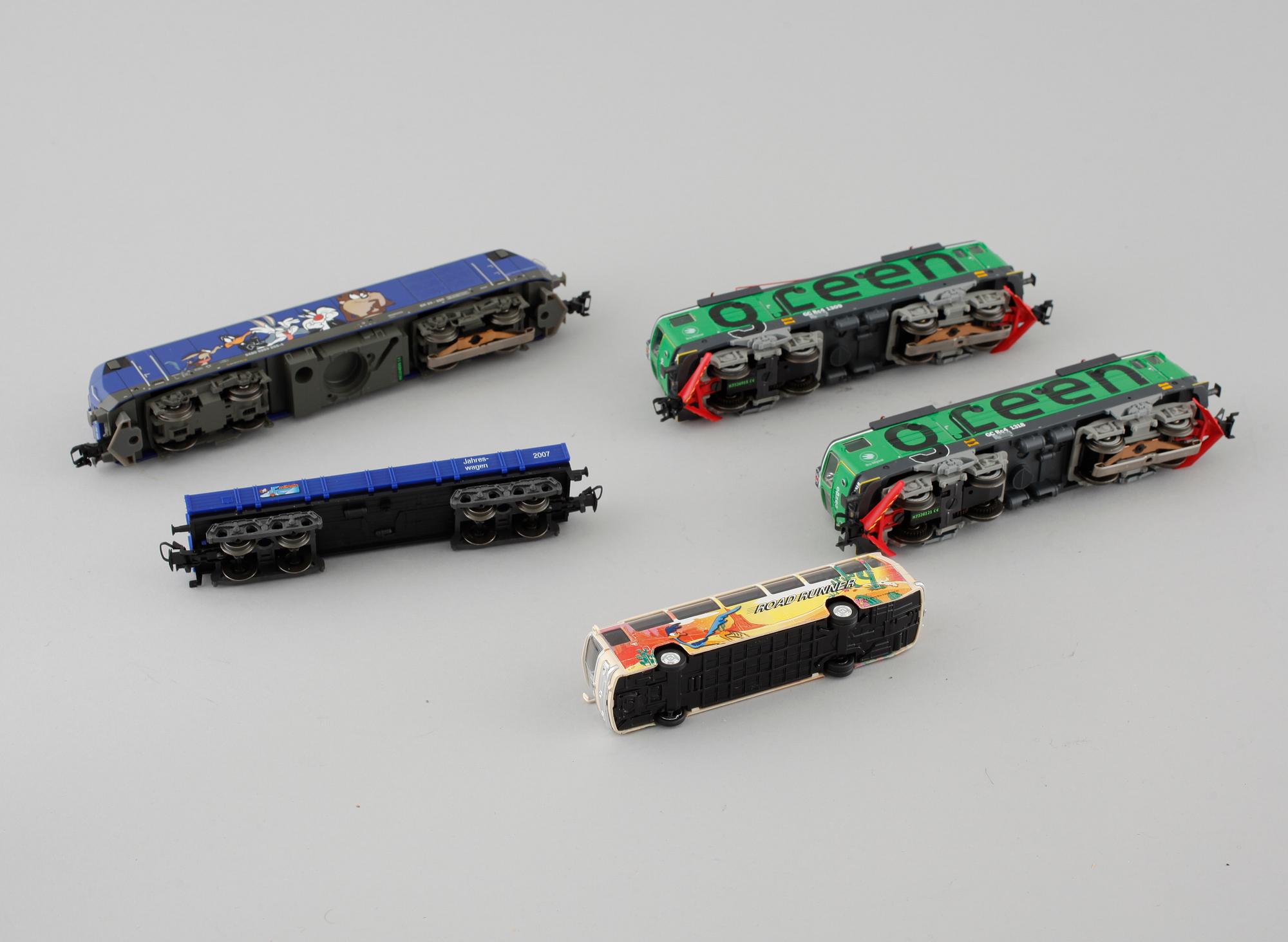 Two locomotives, 36847 & 37415, and car, 48707, Märklin HO.