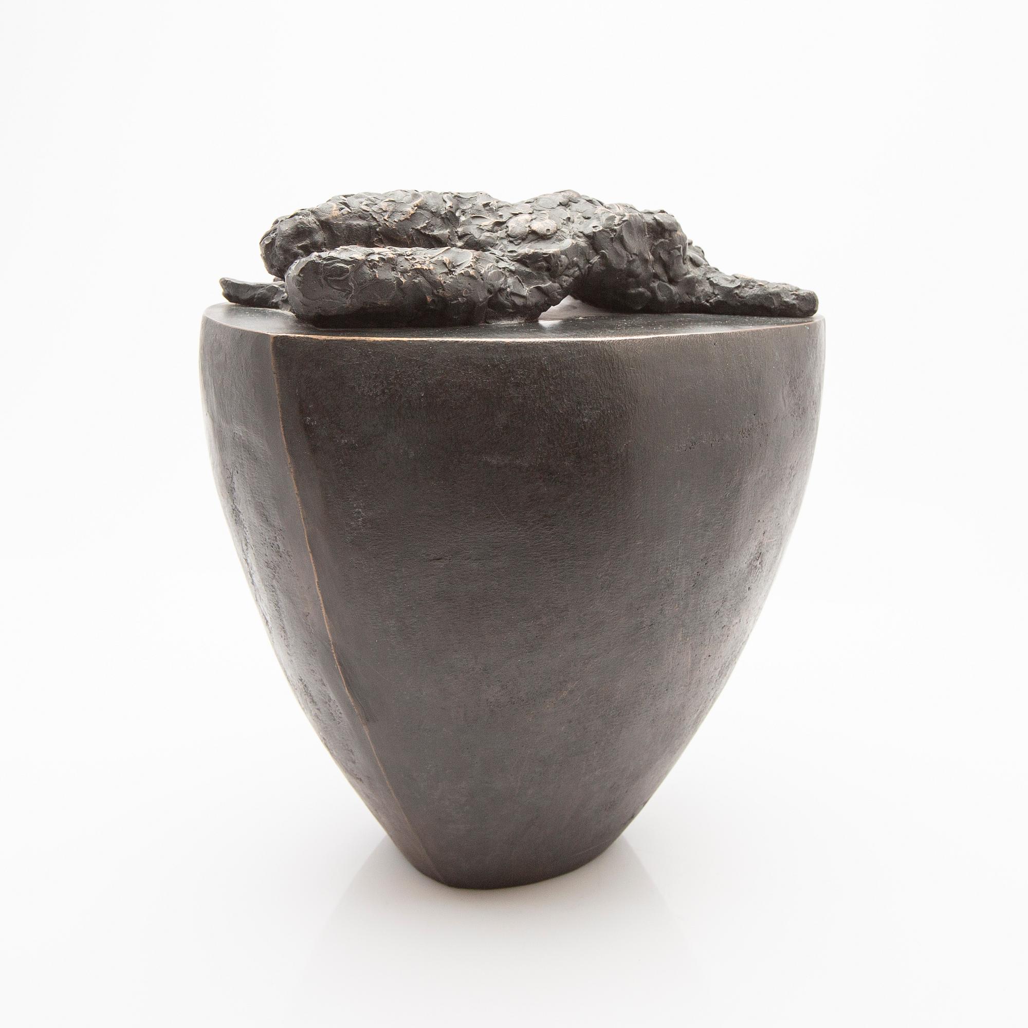 Vivianne Geijer, Recumbent model, bronze.