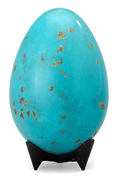1010. A Hans Hedberg faience egg, Biot, France.