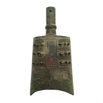 An archaistic bronze bell, Zhang, late Qing dynasty.