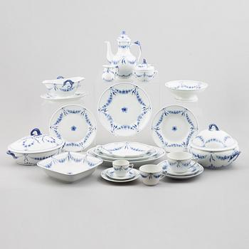 Harriet Bing, a 50-piece porcelain dinner and coffee service, "Empire", Bing & Grøndahl, Danmark.