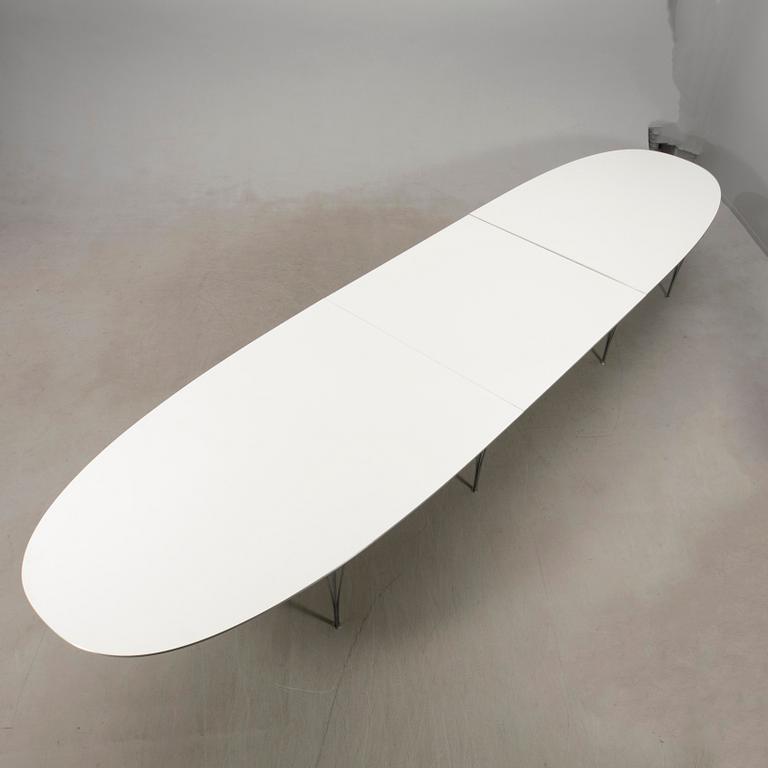 Bruno Mathsson/Piet Hein table/coffee table "Superellipse" for Fritz Hansen late 20th century.