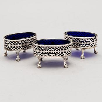 Three salt cellars in sterling silver, mark of Robert Hennell I, London 1773.