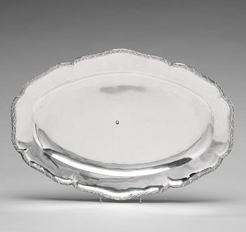 212. A Swedish 18th century silver serving-dish, mark of Pehr Zethelius, Stockholm 1767.