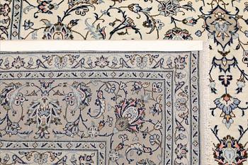 A Keshan carpet, approx. 355 x 250 cm.