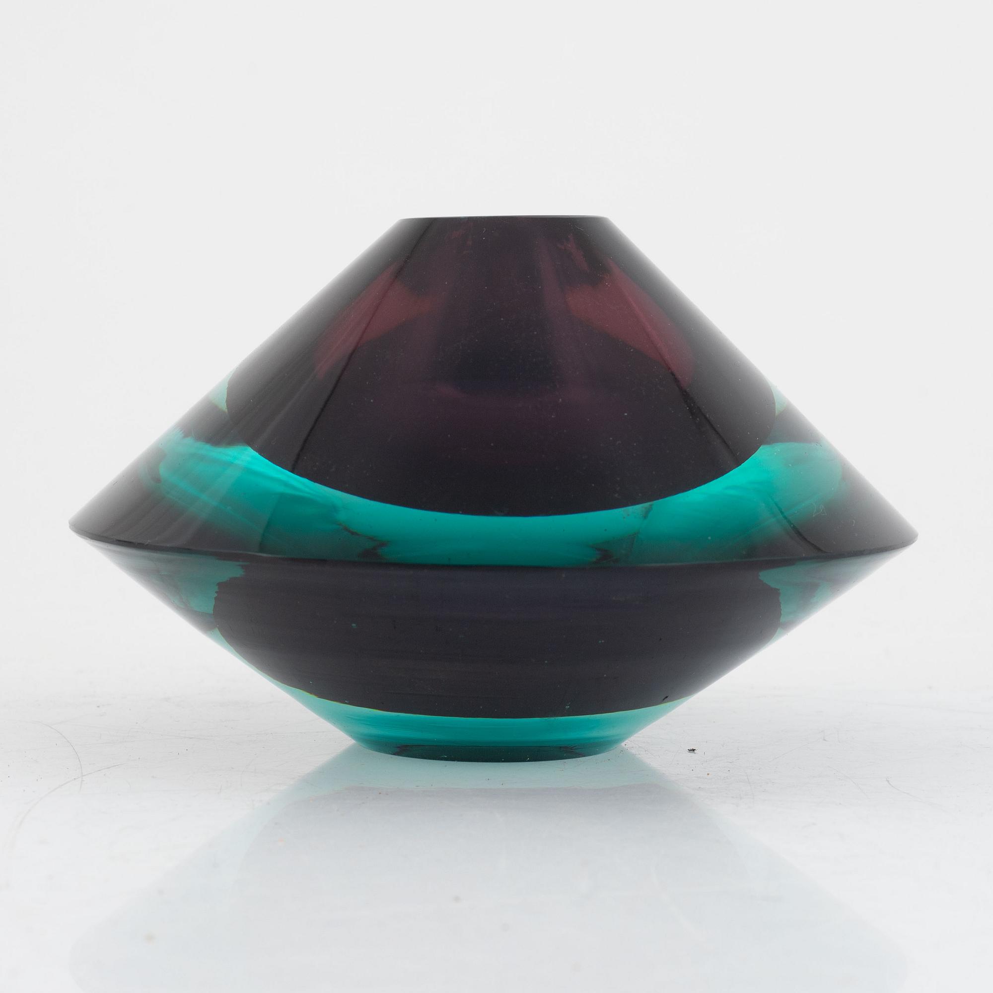 Kaj Franck, vase, "Flying Saucer", KF 235,  Nuutajärvi, Notsjö, Finland 1958.