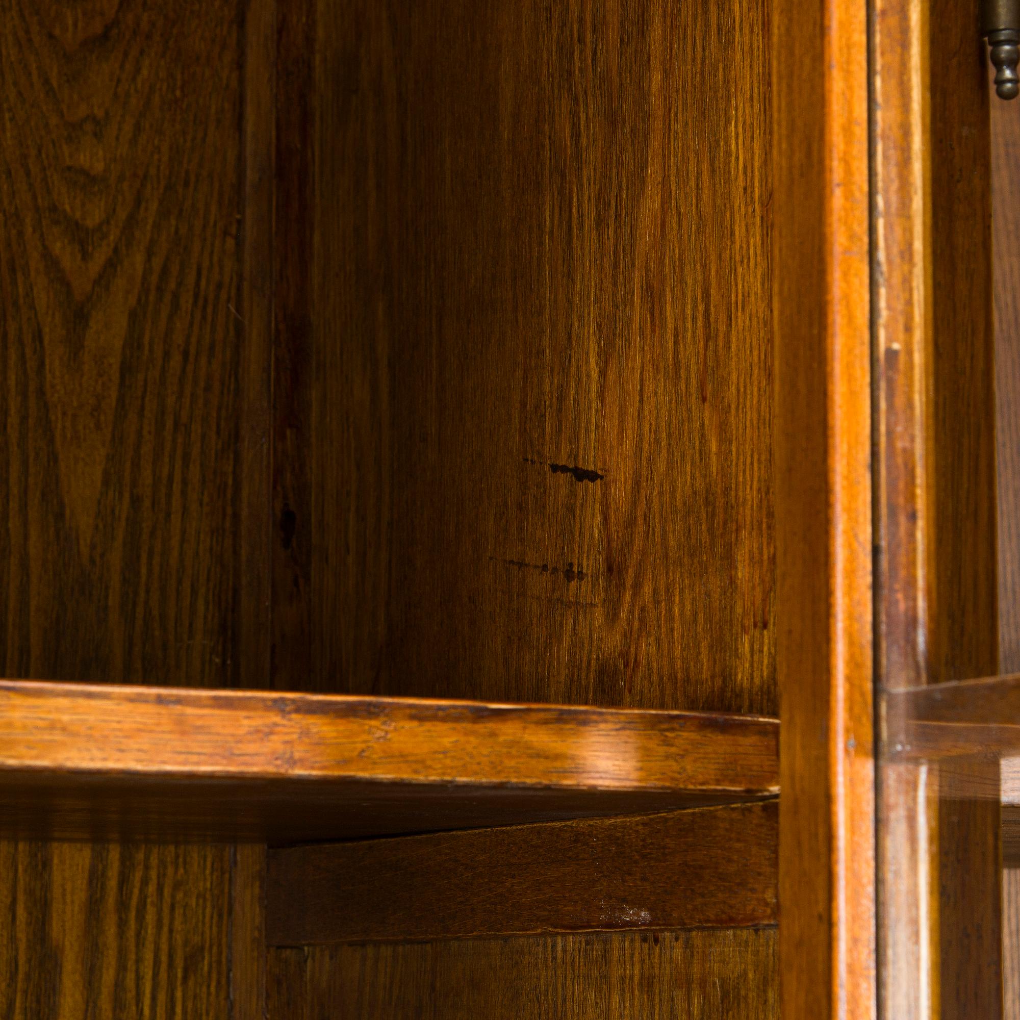 Vitrin / Skåp, modell Clifton ta Fritzies tillverkare Club Vintage Interiors 2011-2017.