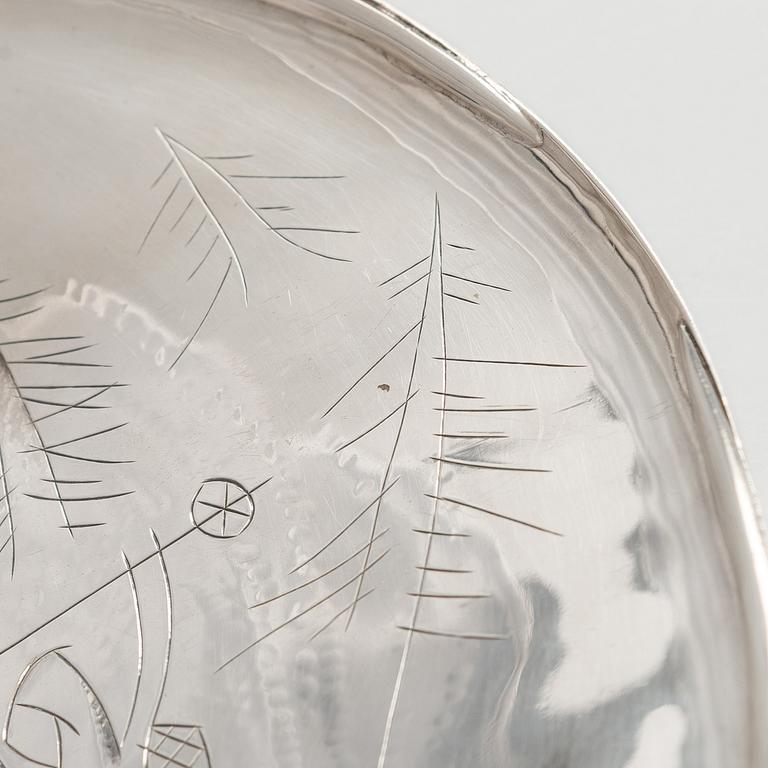 Tapio Wirkkala, Fat, silver, "Björnjakt", Tillander, Helsingfors 1951.