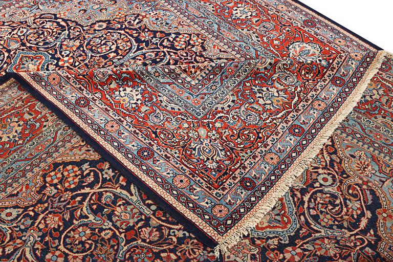 Matta, semiantik/old Keshan, ca. 355 x 260 cm.