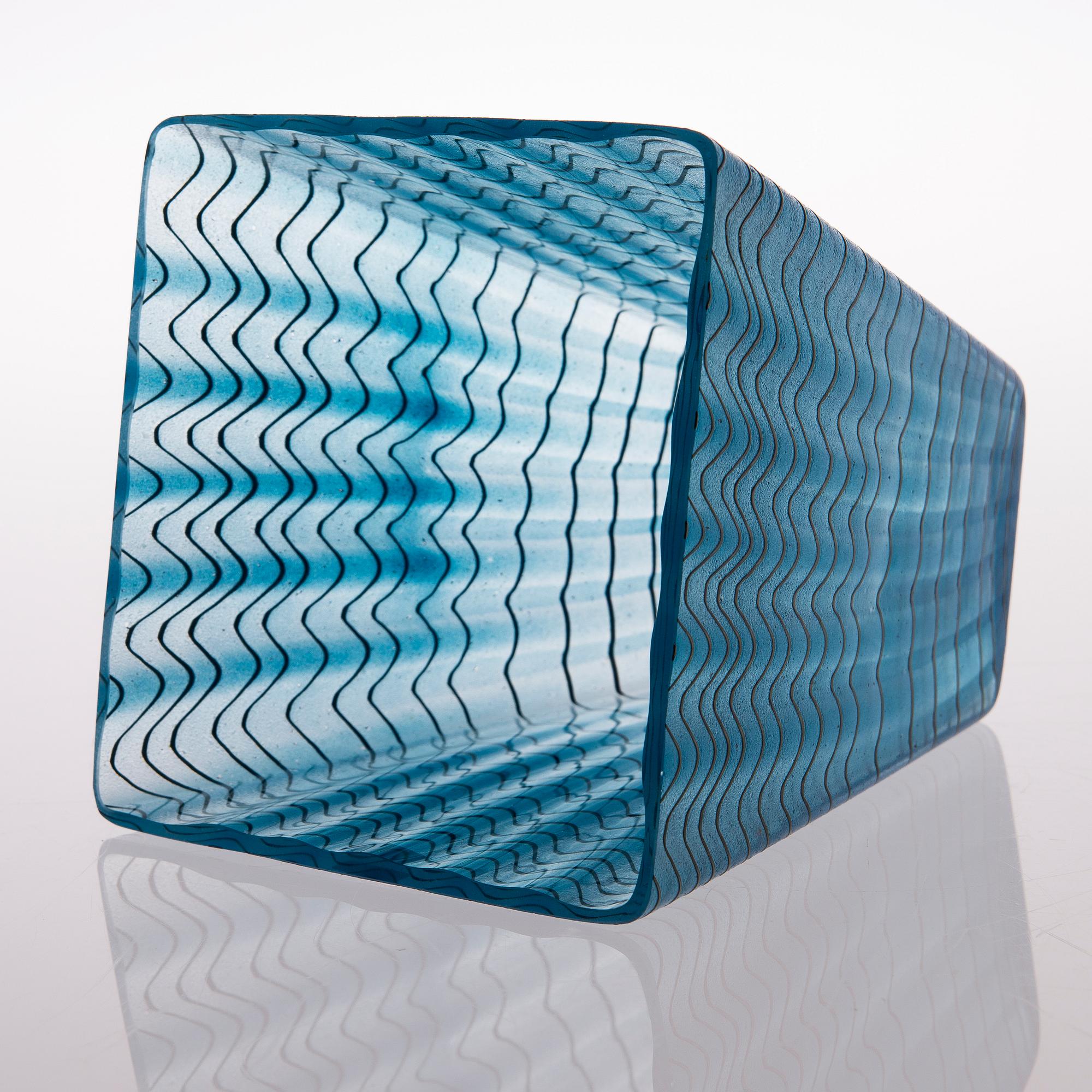 A glass vase, signed Oiva Toikka Nuutajärvi Notsjö 1992, numbered 244/300.