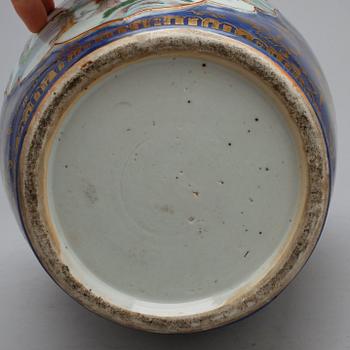 URNA, porslin, Kina 1800-tal.