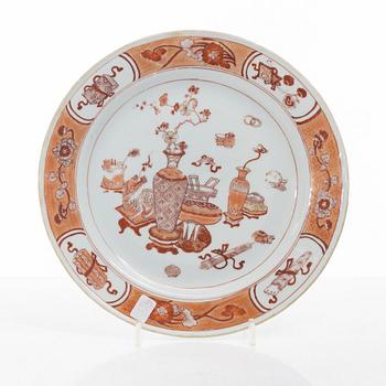 Tallrikar, fyra stycken, porslin, Kina, 1700-talets första hälft.