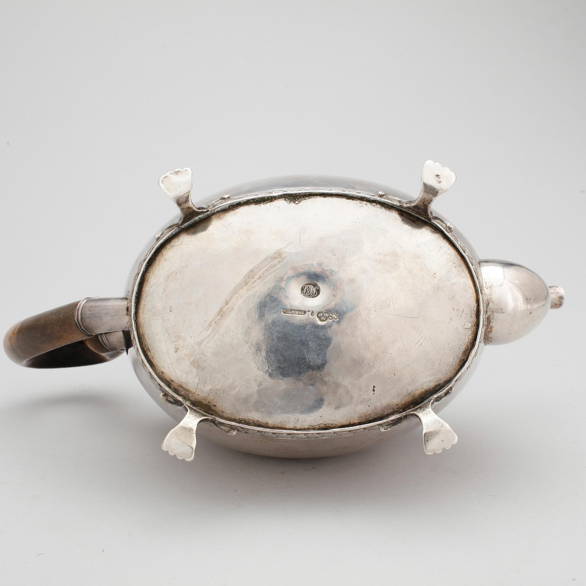 TEKANNA, silver, empire, Johan Petter Grönvall, Stockholm 1824. Vikt ca 860 gram.