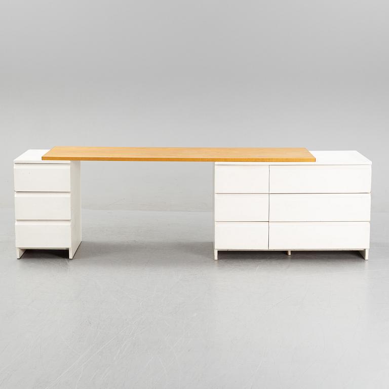 Aulis Leinonen, a model 200 writing desk, Artek, mid 20th century.