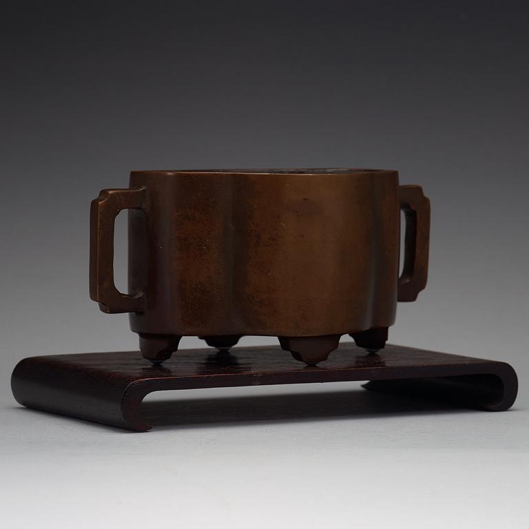 A bronze censer, Qing dynasty, presumably Qianlong (1736-95).