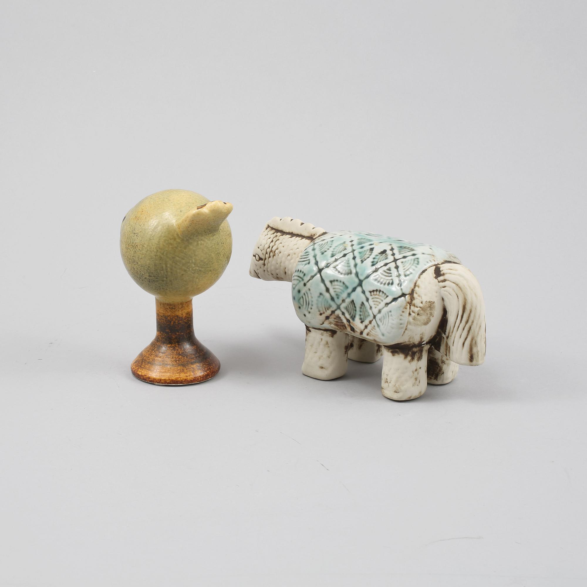 FIGURINER, 2 st, stengods, Lisa Larson, Gustavsberg, 1900-talets andra hälft.