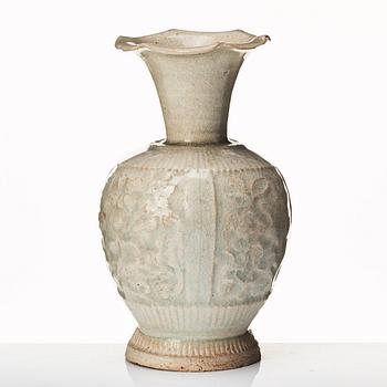 Vas, qinbaiporslin. Yuandynastin (1260-1368).