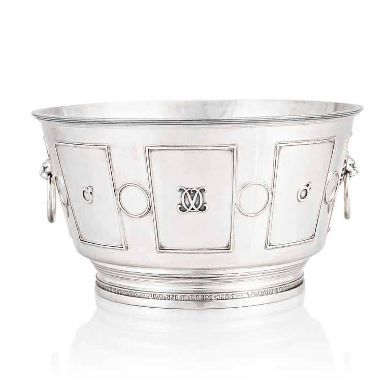 Atelier Borgila, a sterling silver bowl / wine cooler, Stockholm 1931.