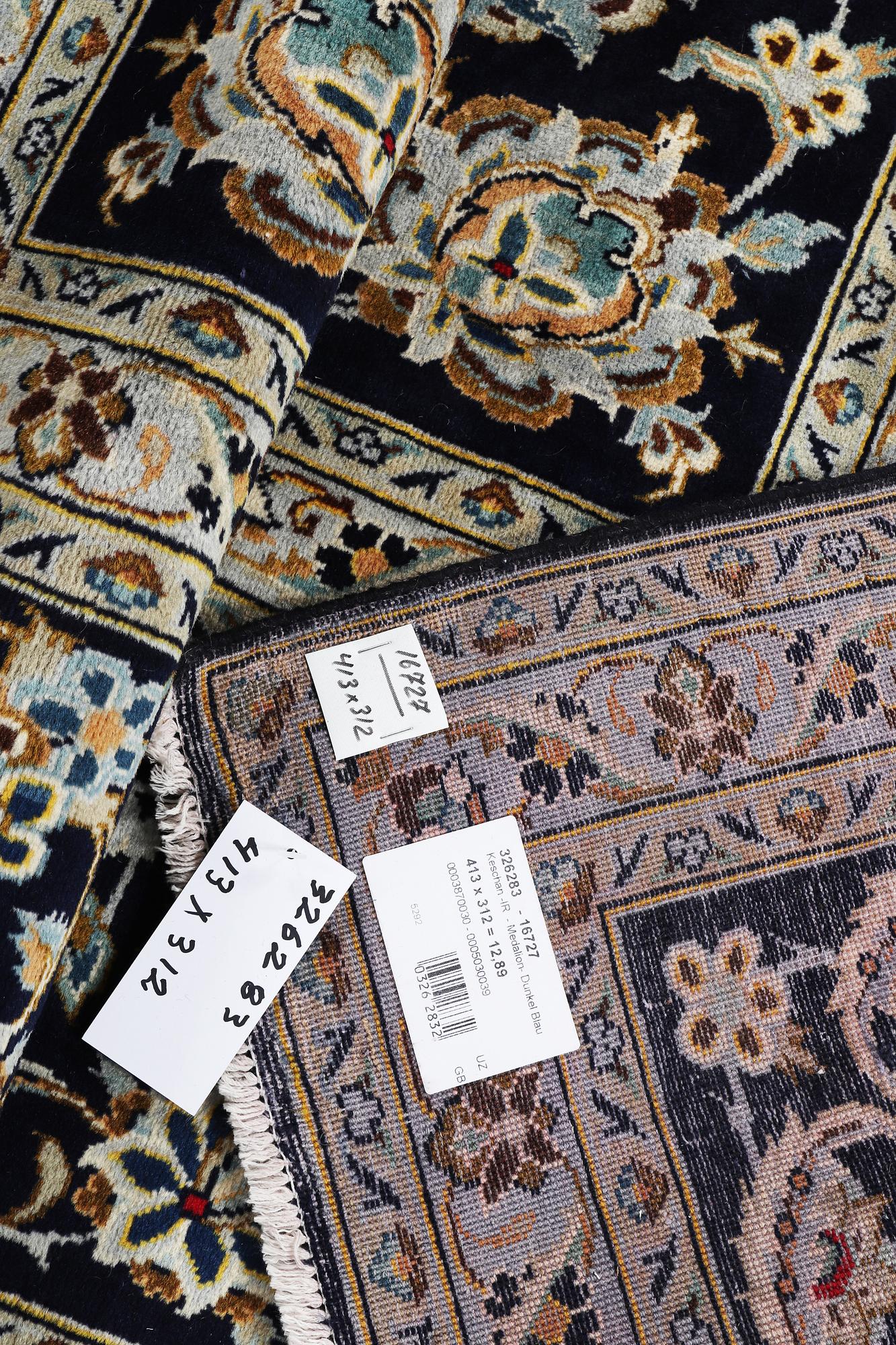 A carpet, Kashan, ca 413 x 312 cm.