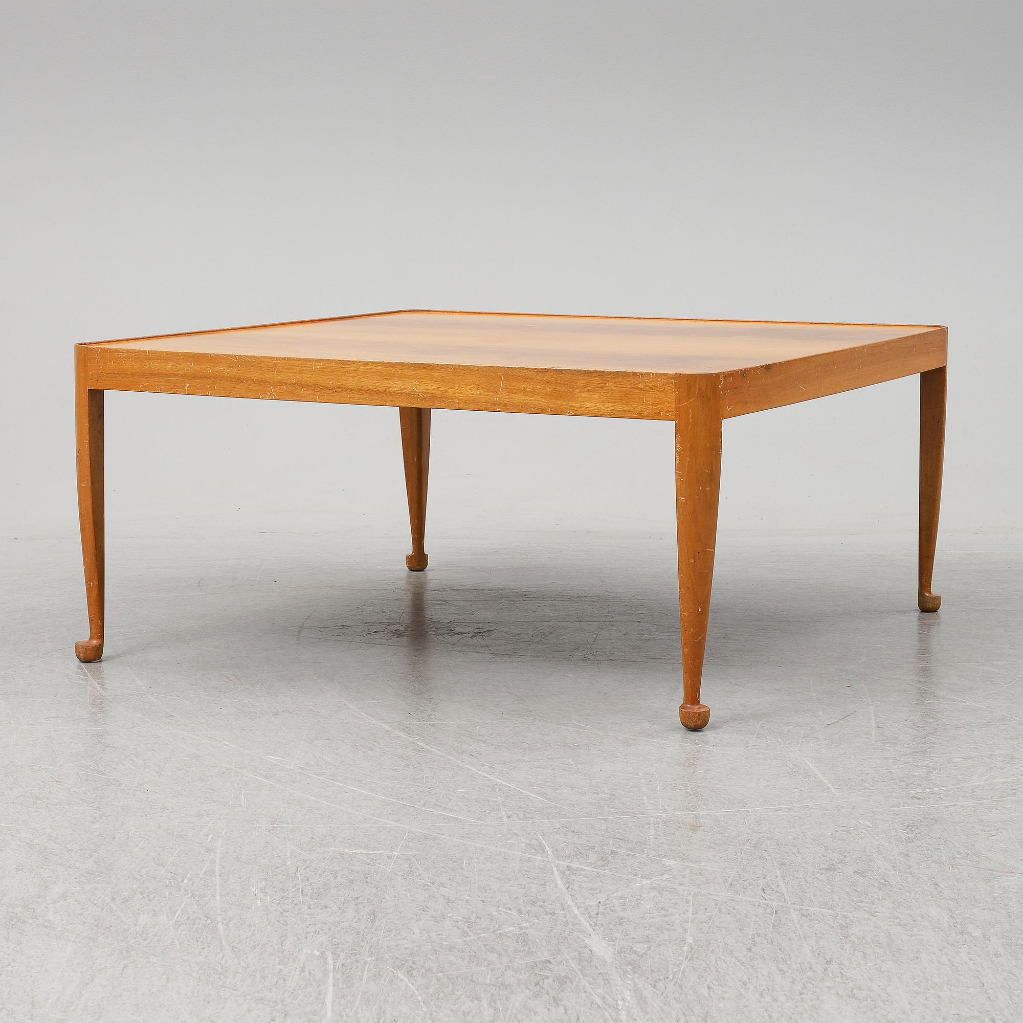 JOSEF FRANK, soffbord, "Diplomat", modell 2073, Firma Svenskt Tenn.