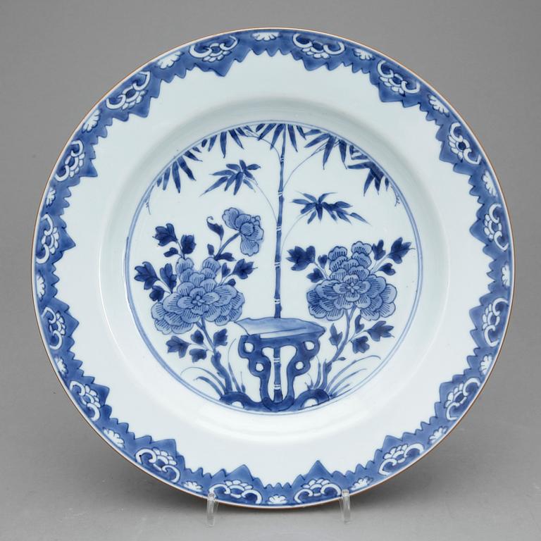 FAT, porslin, Kina, 1700-tal. Sannolikt Kangxi.