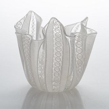 Paolo Venini & Fulvio Bianconi, näsduksskål,  'Fazzoletto', glas, Murano, Italien.