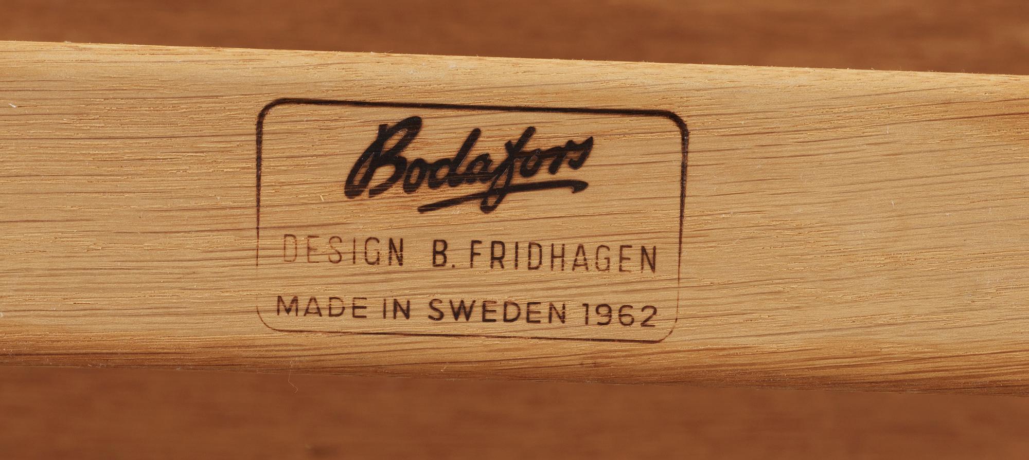 SÄNGBORD, ett par, Bertil Fridhagen, Bodafors, omkring 1900-talets mitt.