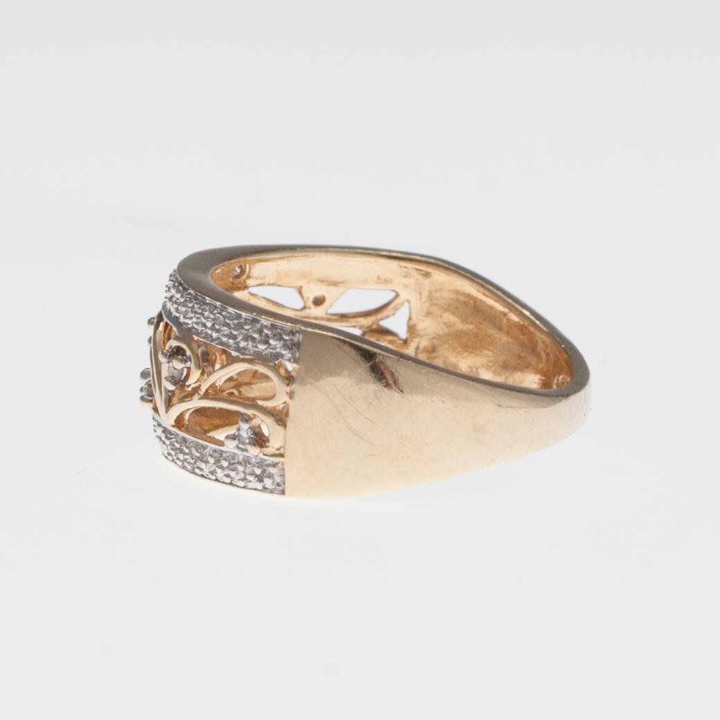 RING, 14K guld, små diamanter, tot. ca 0,10 ct. Vikt 3,1 g.