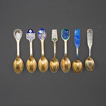 7 sterling silver spoons, A Michelsen, Denmark, 1949, 1955, 1961, 1981, 1987, 1986, 1985. Weight ca 317 grams.