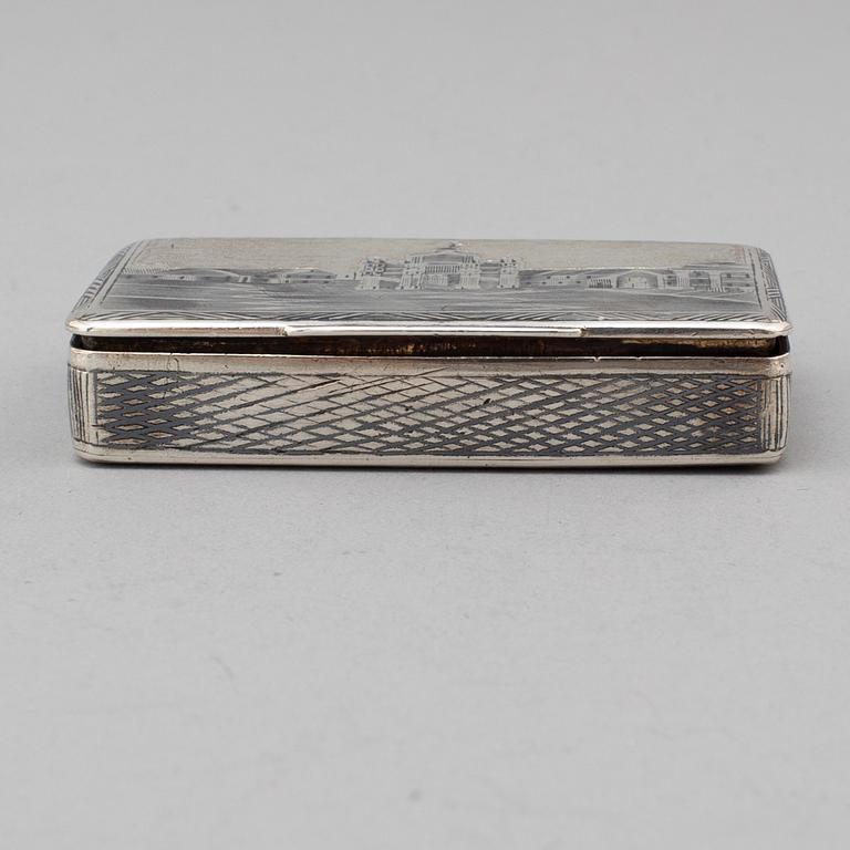 A Russian 19th century parcel-gilt silver and niello snuff box, mark possibly of Fyedor Maksomov, Moscow.