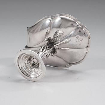 A Georg Jensen sterling tazza, Copenhagen 1926, design nr 285.