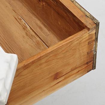 Byrå, Stockholmsarbete, 1700-talets slut, Sengustaviansk.