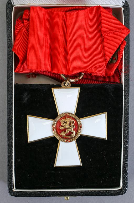 ORDNAR, 2 st, Lejonorden samt Vita Ros orden, Finland.