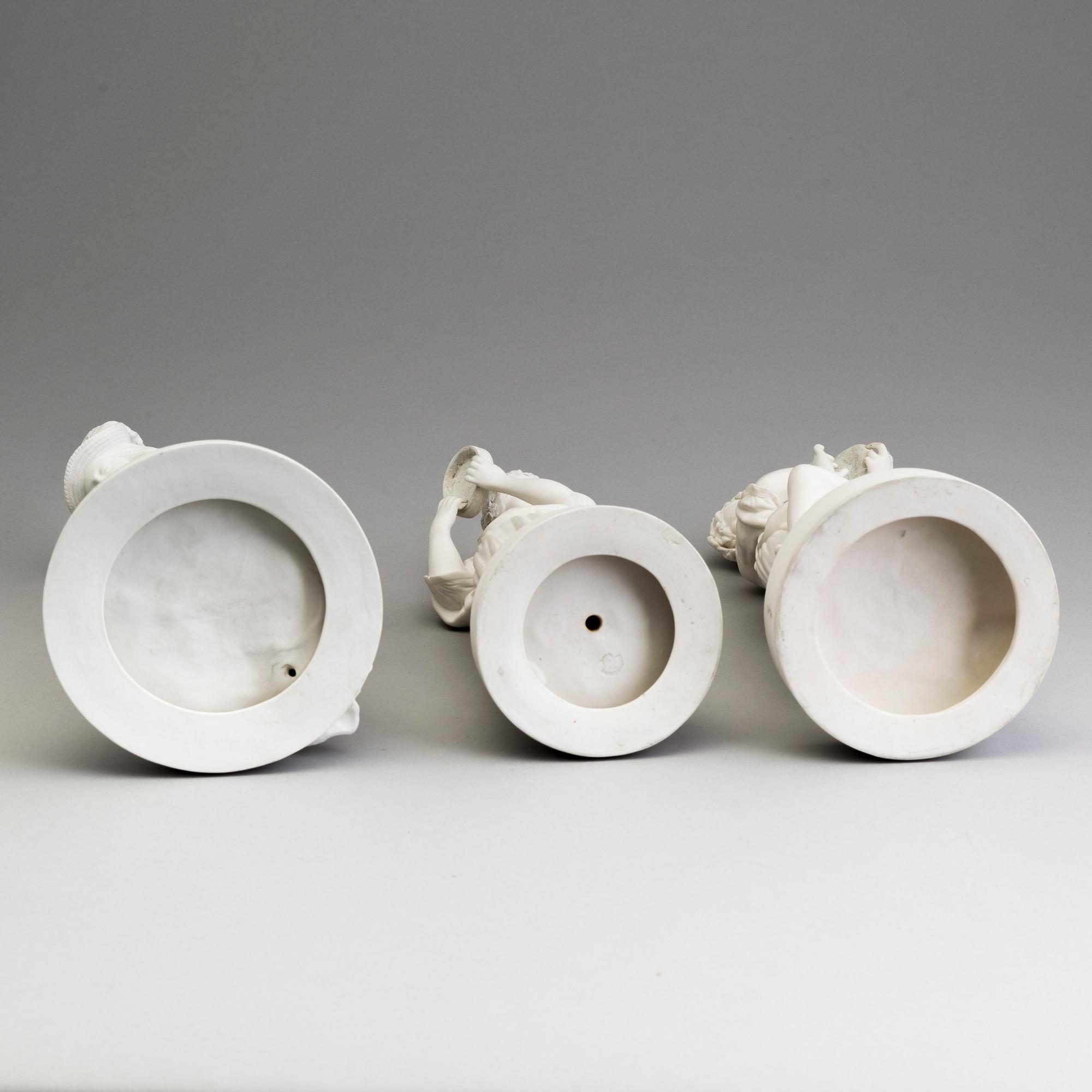 FIGURER, tre st, parian, Gustafsberg, sekelskiftet 1900.