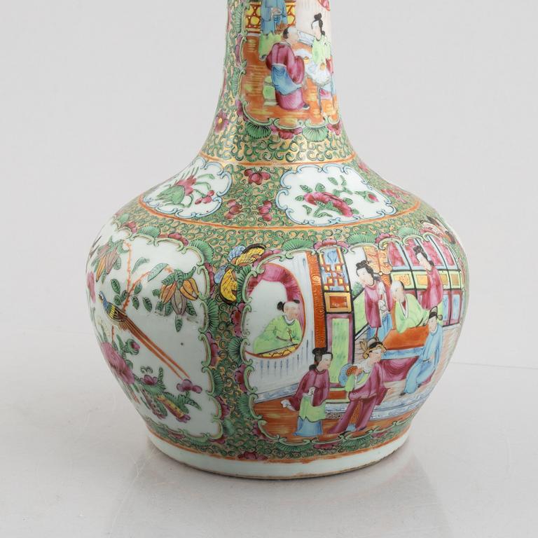 A porcelain vase, Canton, China, 19th century.