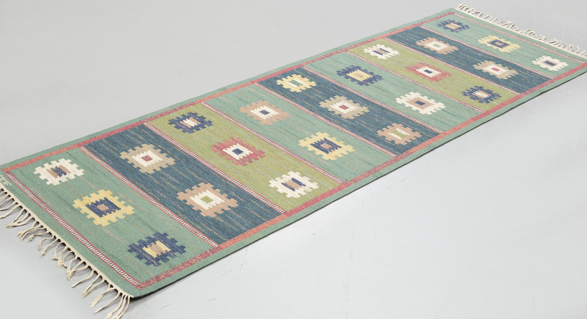 Märta Måås-Fjetterström, a runner, "Grön äng", flat weave, ca 284,5 x 94,5 cm, signed AB MMF.