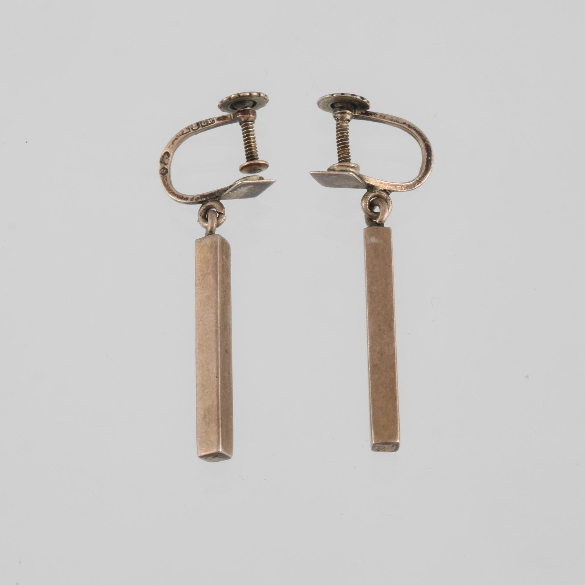 ÖRHÄNGEN, silver, Kaplan,Stockholm, 1953. Vikt 6,6 gram.