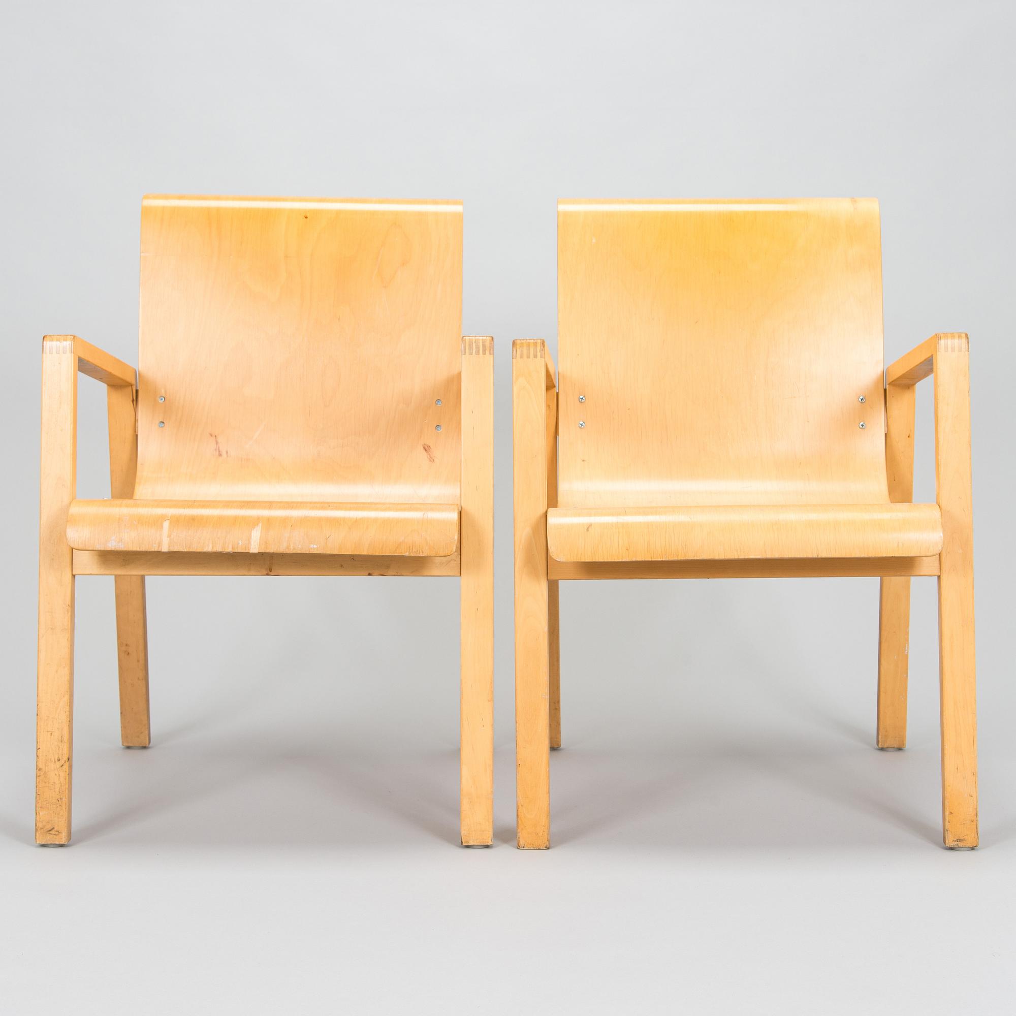 Alvar Aalto, A pair of 1970s armchairs model 403 for Artek.