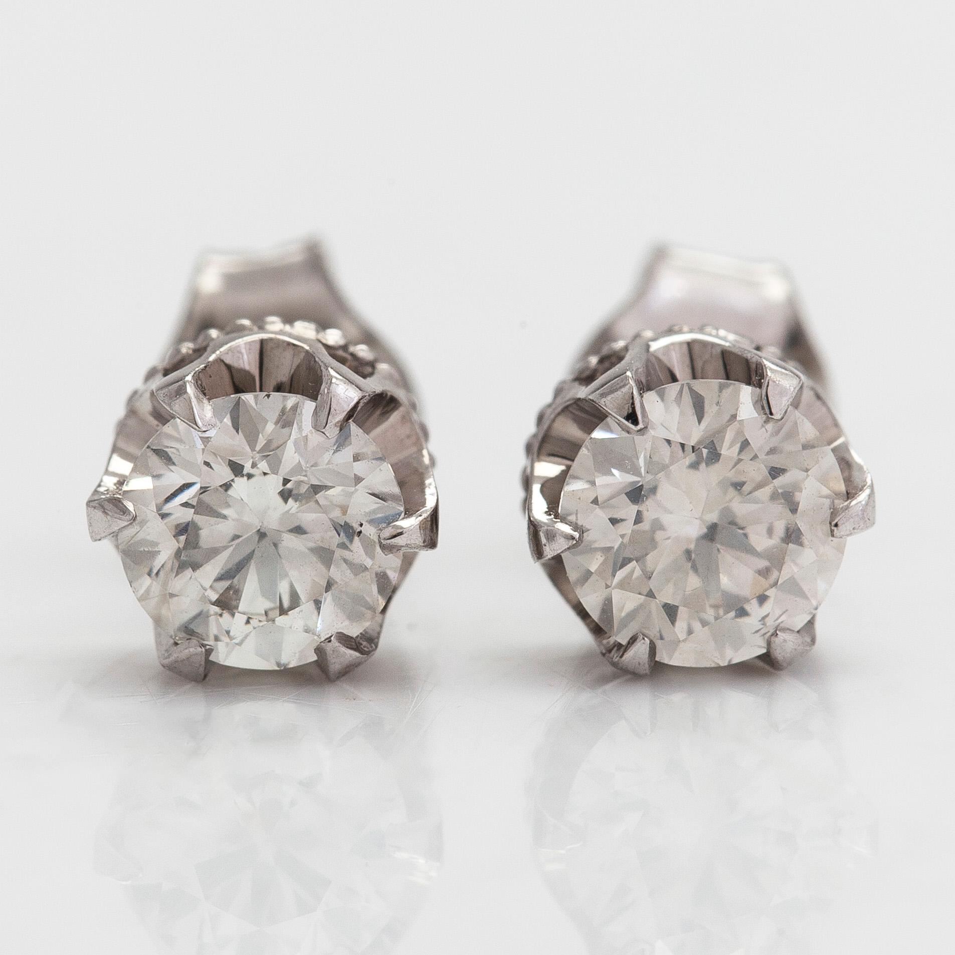 Örhängen, 14K vitguld och diamanter ca 1.01 ct tot. Mikko Laine, Åbo.