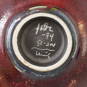 A lot of two glazed stoneware bowls by Isak Isaksson, Sweden.