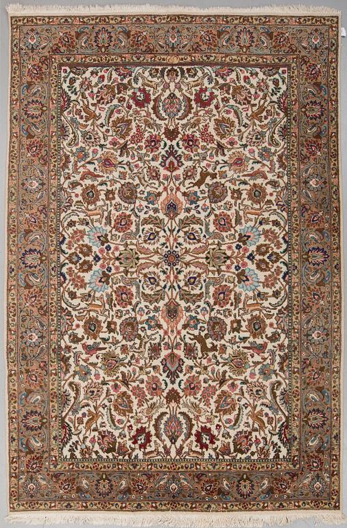 MATTO, a semi-antique Tabriz, ca 311 x 208 cm.