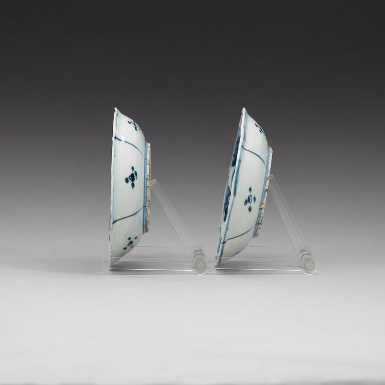 A pair of blue and white kraak dishes, Ming dynasty, Wanli (1572-1620).