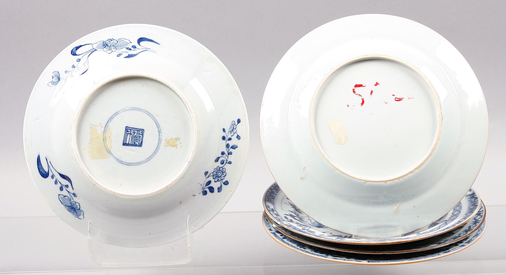 TALLRIKAR, 5 st, porslin, Kina mest Qianlong 1700-tal.