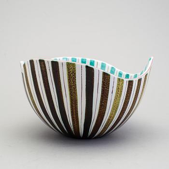 STIG LINDBERG, skål av fajans, Gustavsberg studio 1950-tal.
