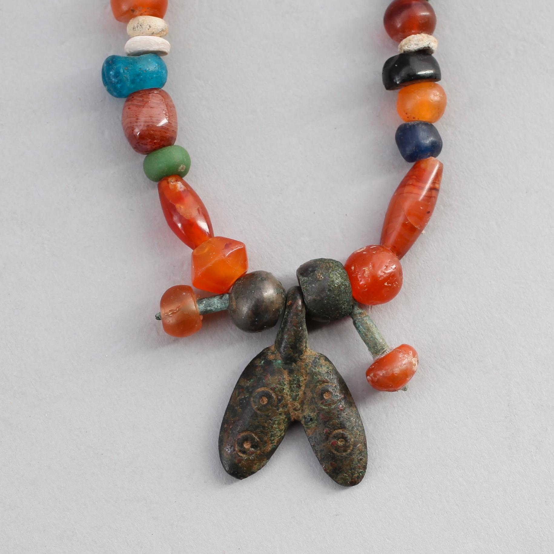 COLLIER, orientaliskt.