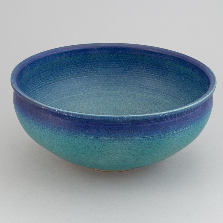 Bo Scullman, a stoneware bowl.