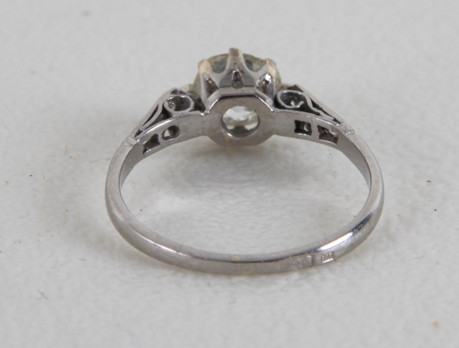 RING, vg 14K med gammalslipad diamant ca 0,5ct + 6 rosenstenar.